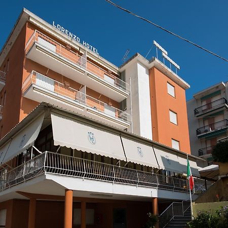 Hotel Lorenzo Челле-Лигуре Экстерьер фото